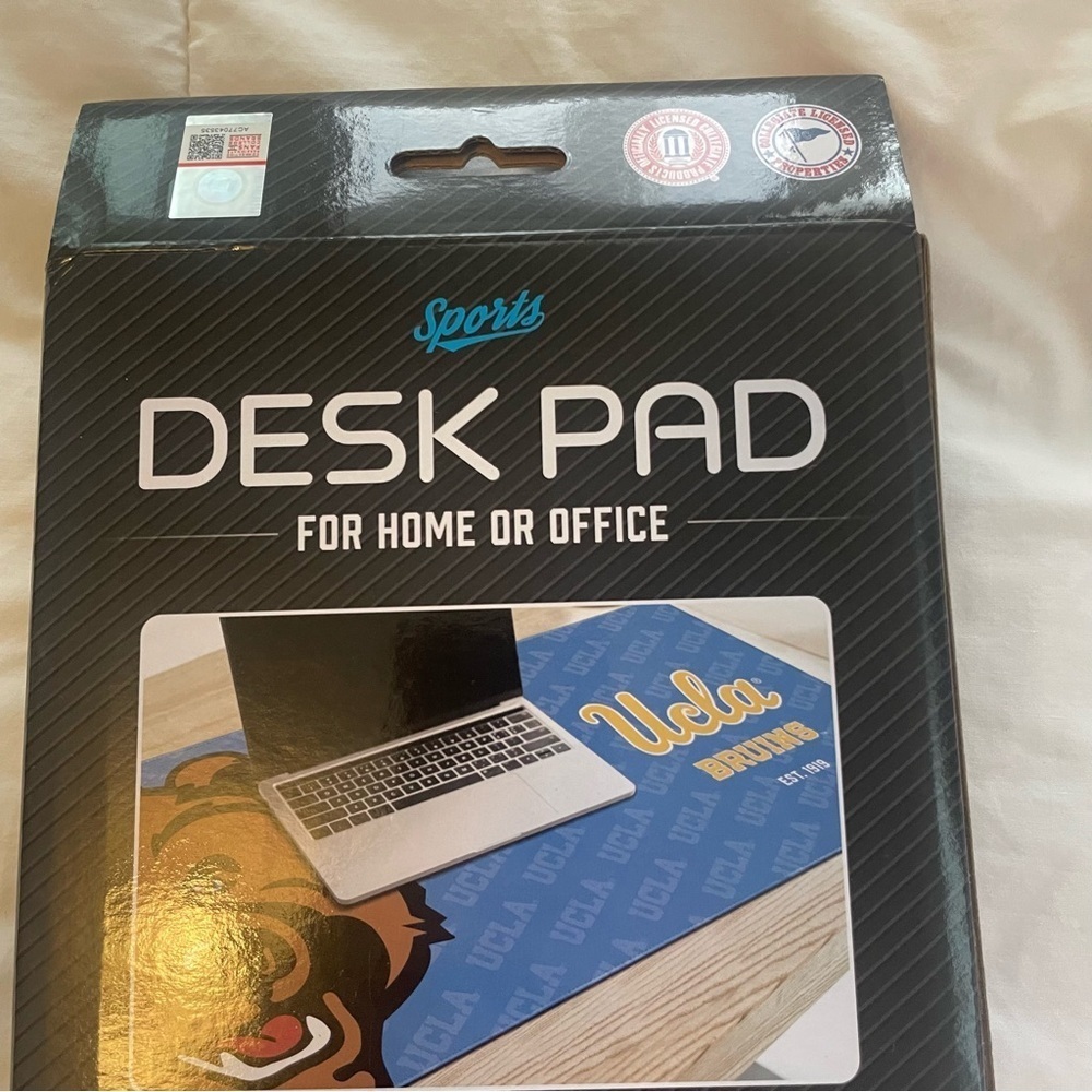 Arkansas Razorbacks Red Desk Pad - Picture 5 of 7